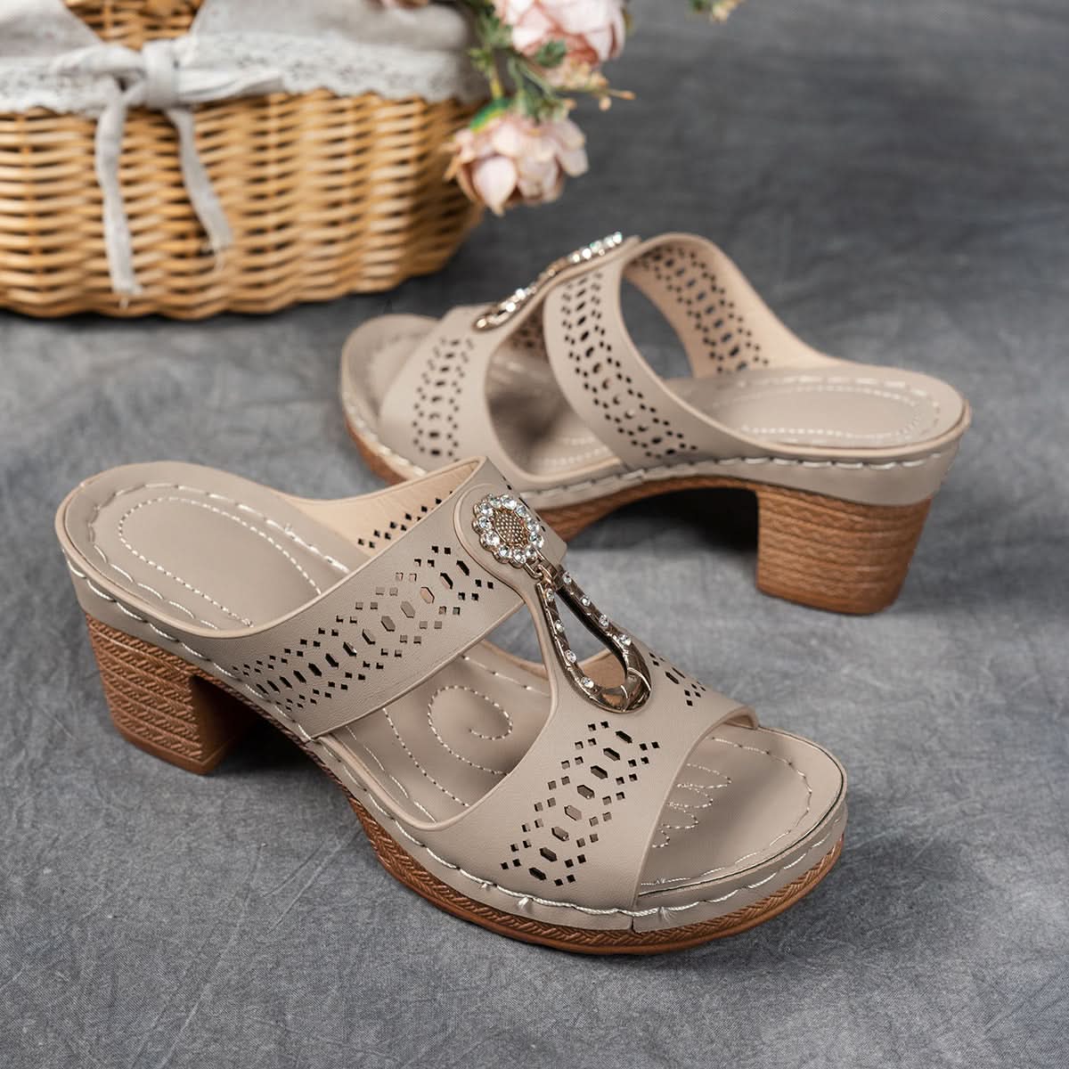 Isabella™ | Sandalias ortopédicas cómodas con tacón alto
