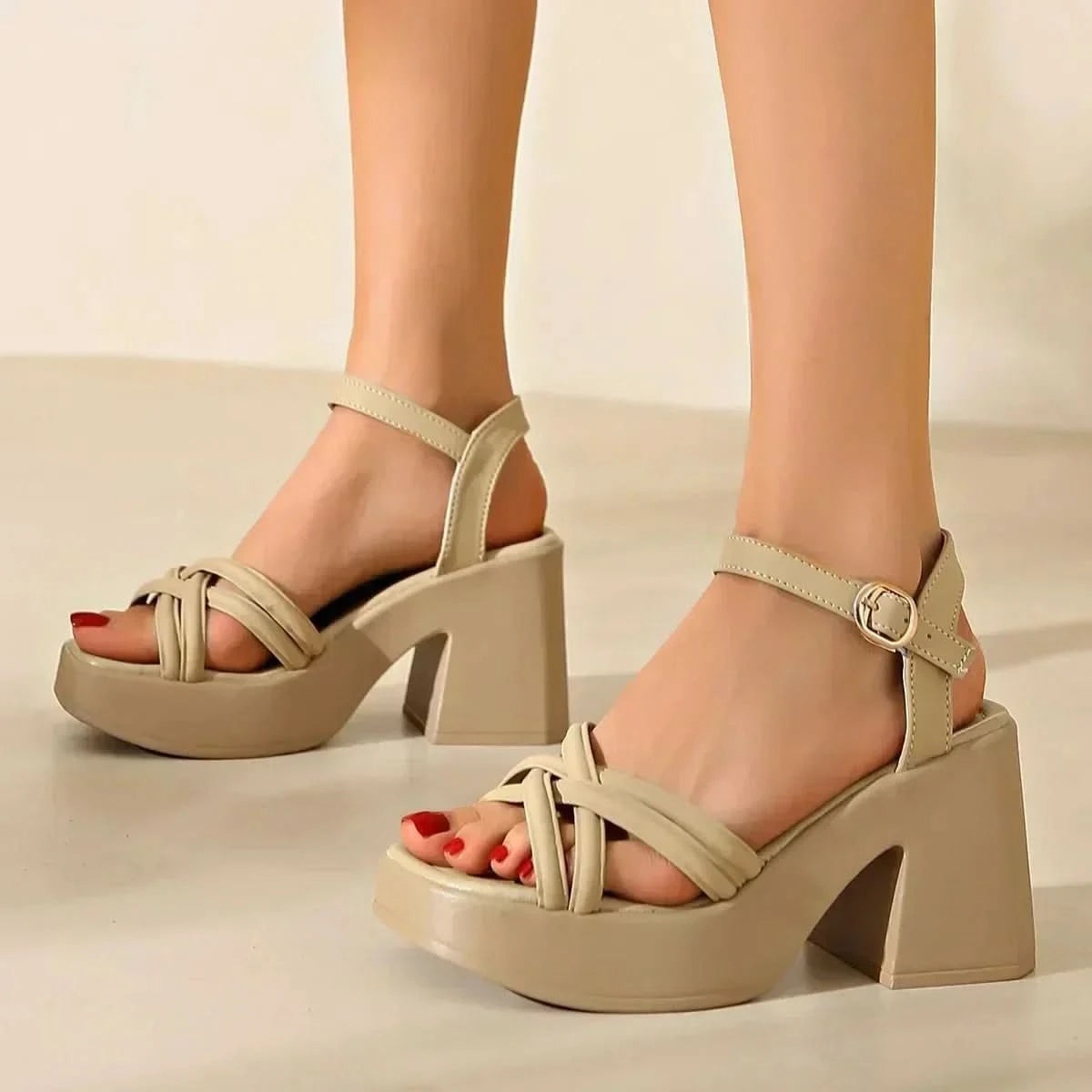 VITTORIA | Sandalias con tacones cómodos y estilo femenino para veladas elegantes y días especiales